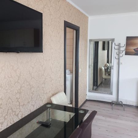 Casa Davison Apartment Târgu Jiu Екстериор снимка