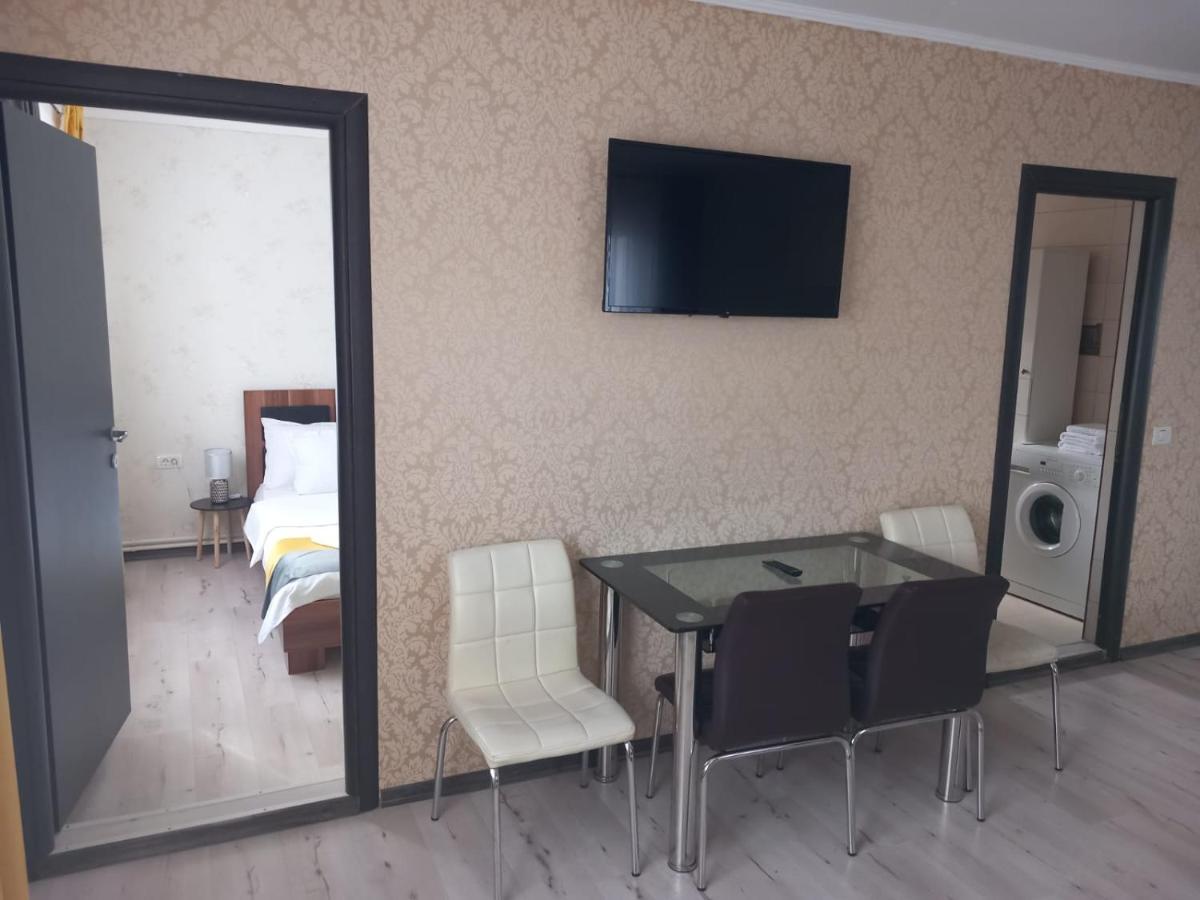Casa Davison Apartment Târgu Jiu Екстериор снимка