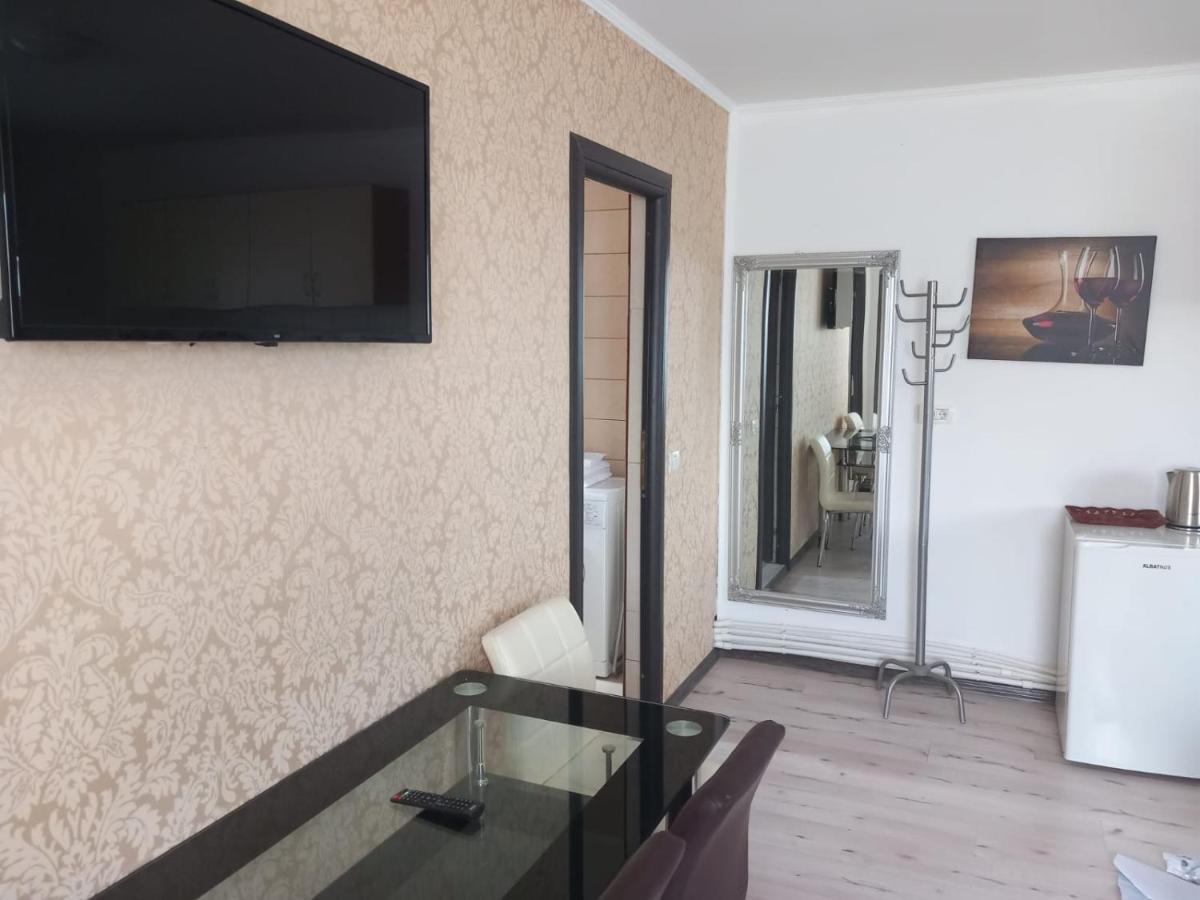 Casa Davison Apartment Târgu Jiu Екстериор снимка