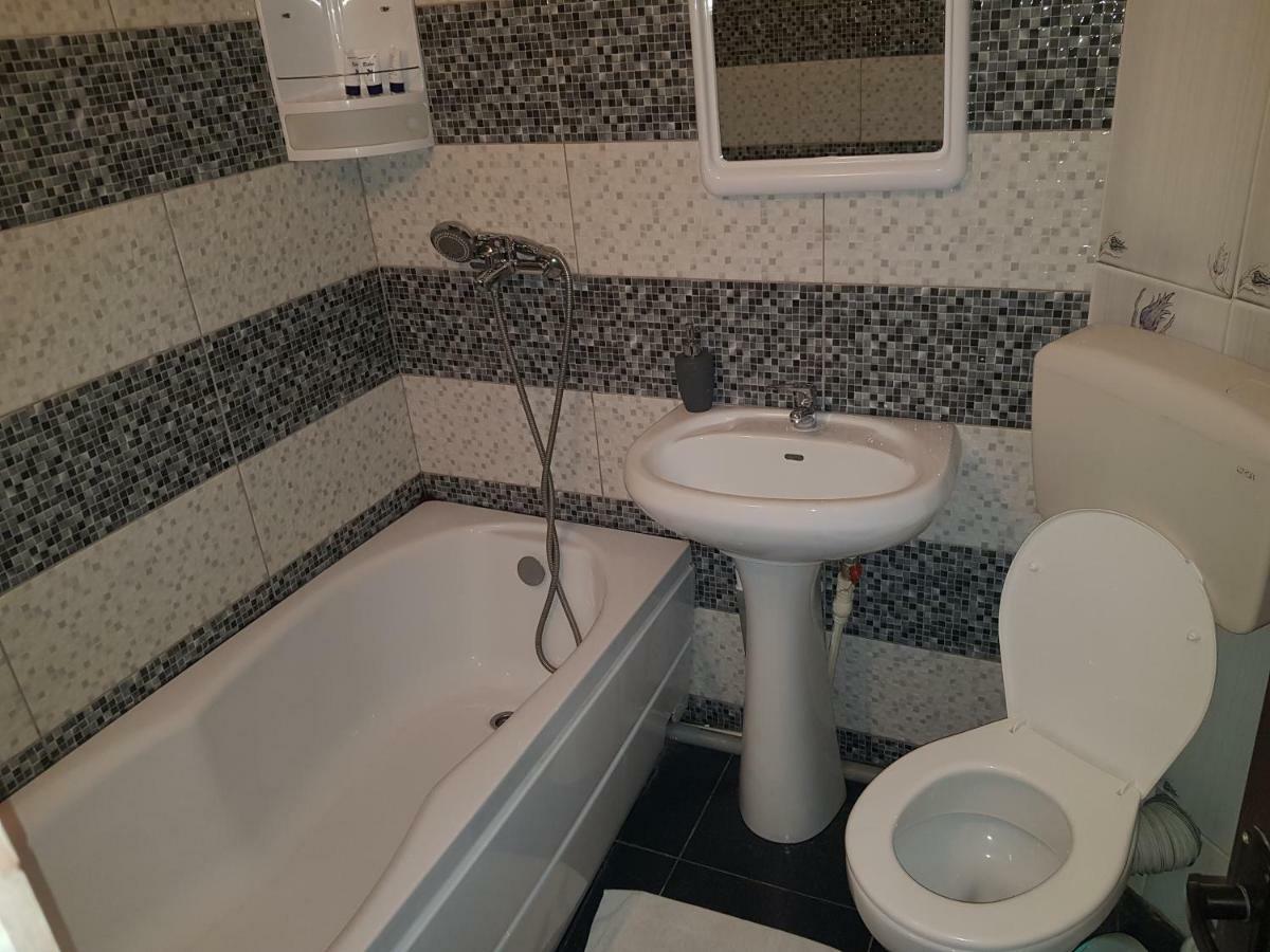 Casa Davison Apartment Târgu Jiu Екстериор снимка