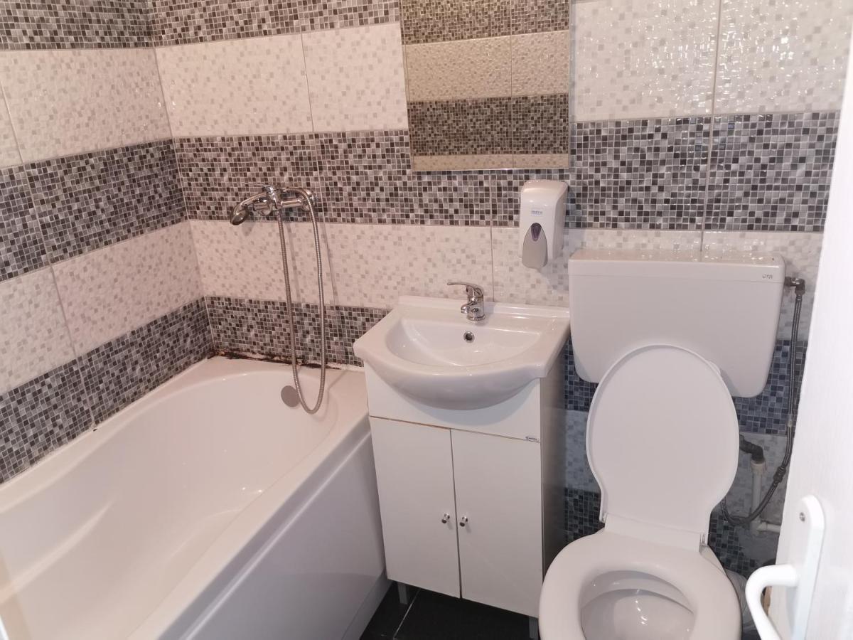 Casa Davison Apartment Târgu Jiu Екстериор снимка