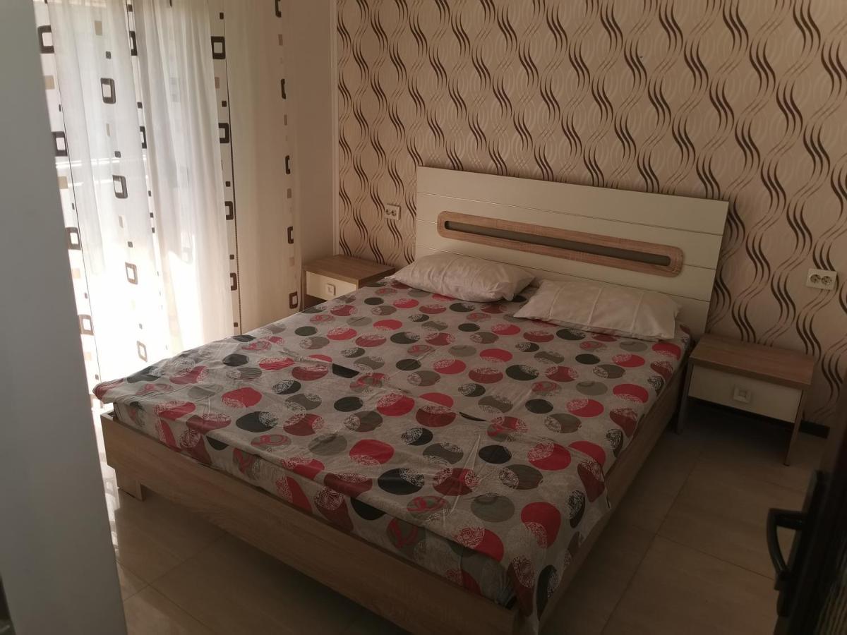 Casa Davison Apartment Târgu Jiu Екстериор снимка