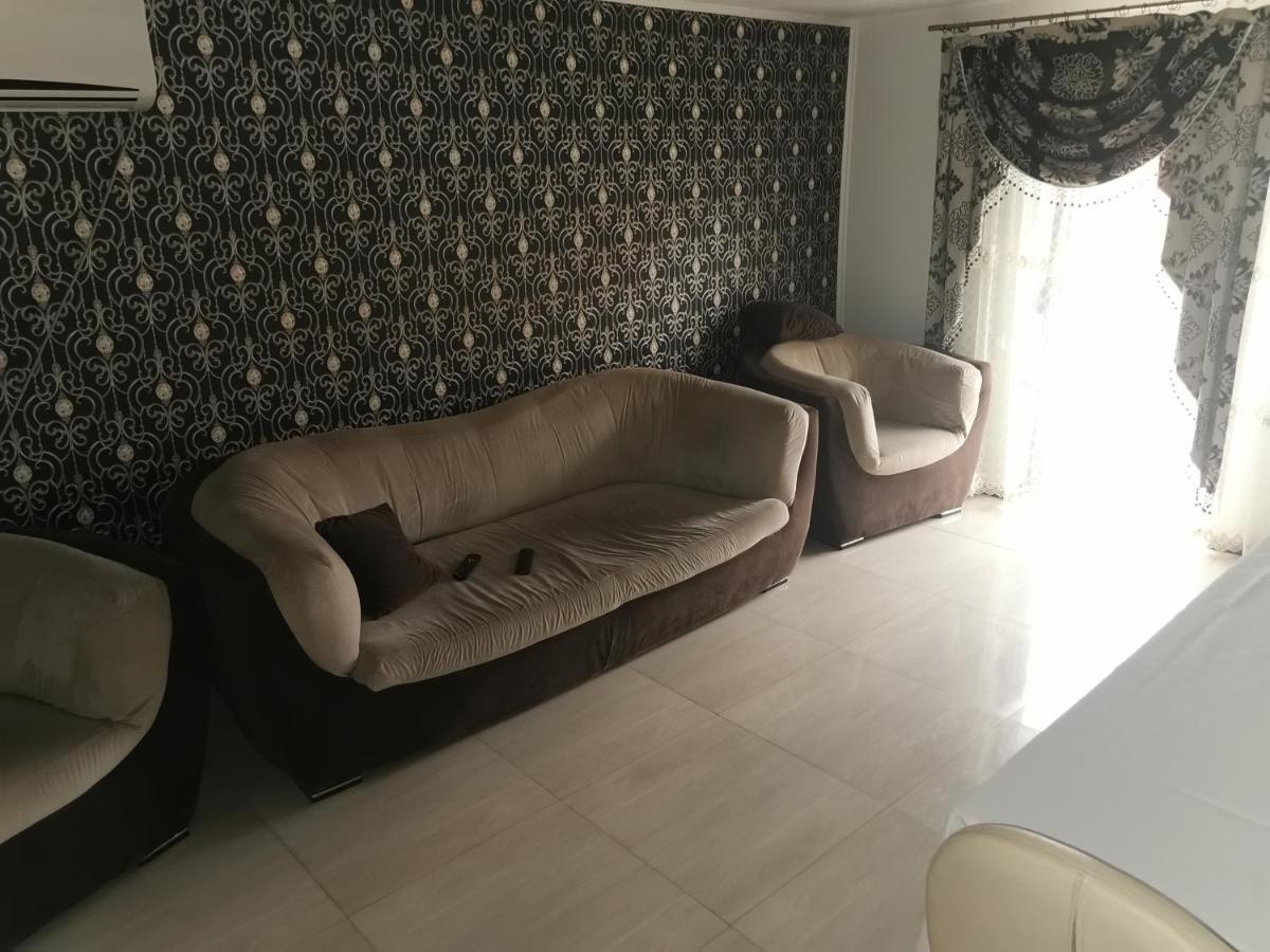 Casa Davison Apartment Târgu Jiu Екстериор снимка
